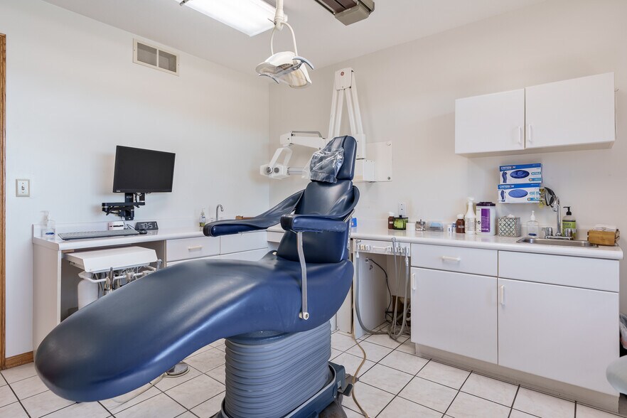 More Photos Of 7550 Rote Rd, Rockford Medical For Sale