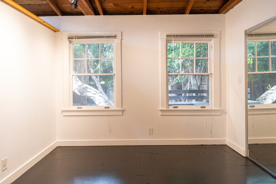 More Photos Of 2008-2020 Strongs Dr, Venice Apartments For Sale