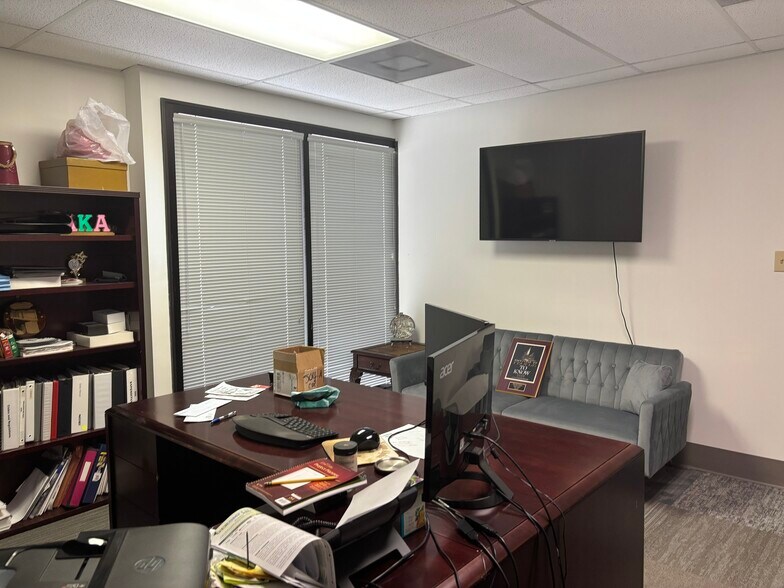 More Photos Of 504 Capital Cir SE, Tallahassee Office For Lease