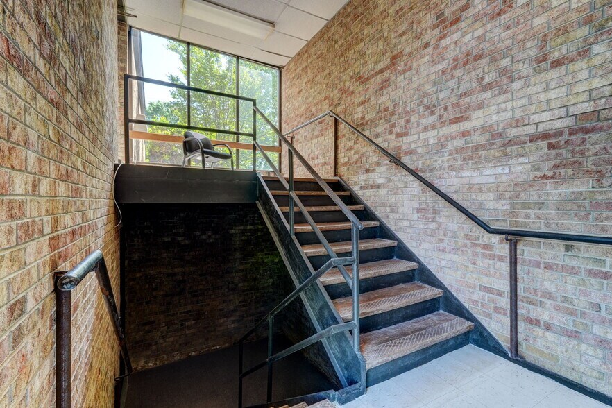 More Photos Of 3311 Burlington Rd, Greensboro Office For Sale