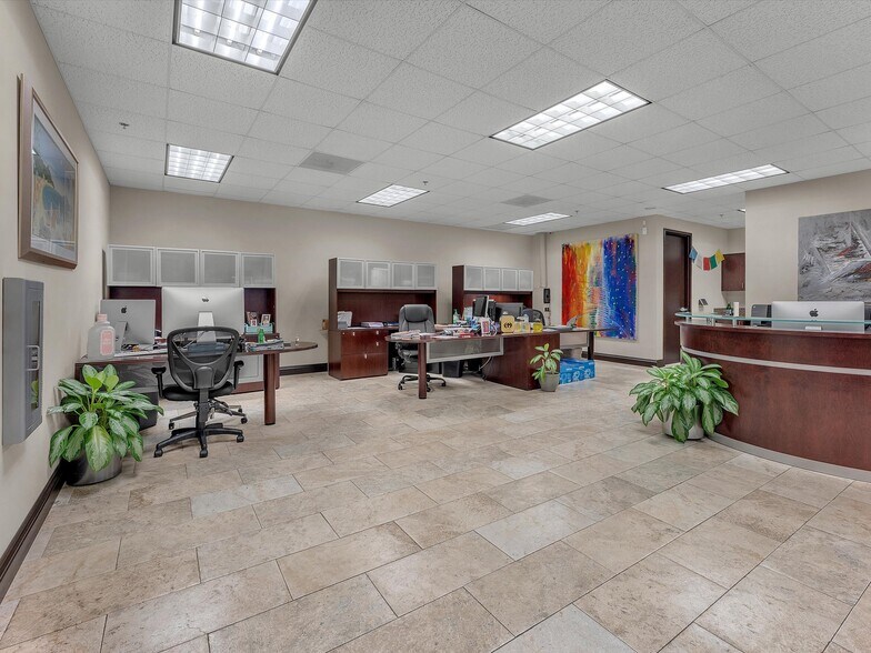 More Photos Of 2260 NW 114th Ave, Doral Warehouse For Lease
