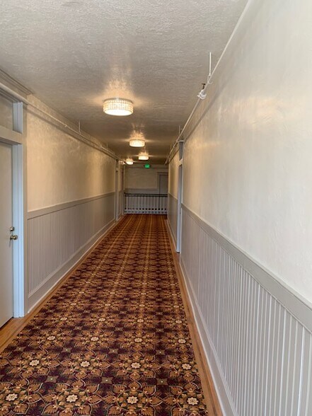 More Photos Of 3632-3646 SE Hawthorne Blvd, Portland Storefront Retail Residential For Sale