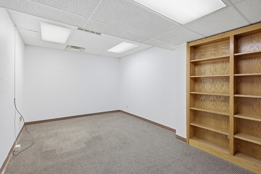 More Photos Of 117 E 4th St, Joplin Office For Sale