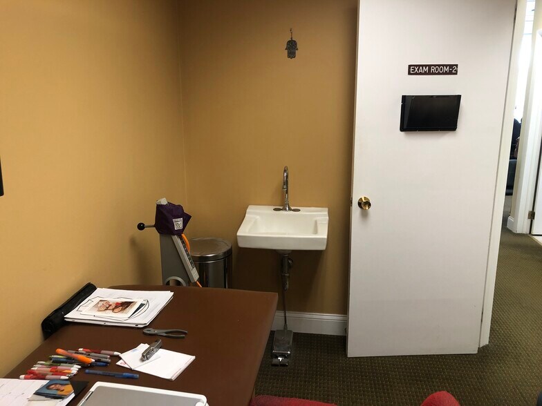 More Photos Of 48 Essex St, Millburn Medical For Lease