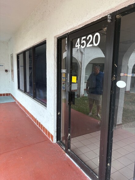 Primary Photo Of 4500 Commercial Way, Spring Hill Storefront Retail Office For Lease