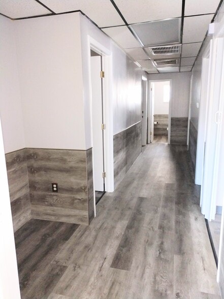 More Photos Of 1421 Commercial Park Dr, Lakeland Storefront Retail Office For Lease
