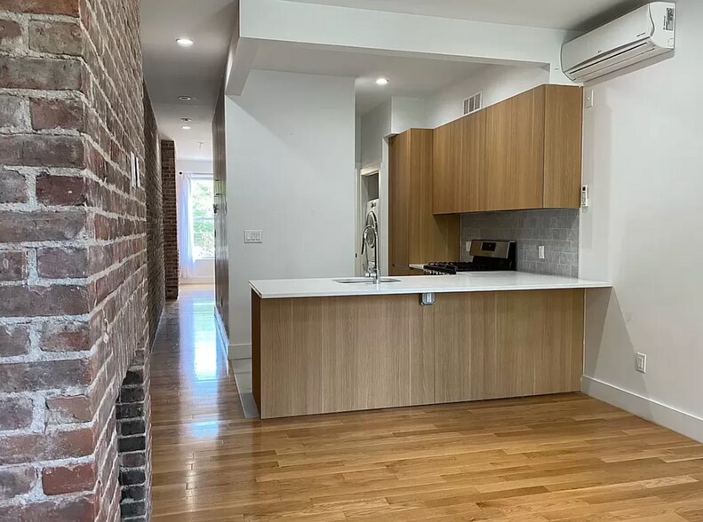 More Photos Of 98 Greenpoint Ave, Brooklyn Apartments For Sale