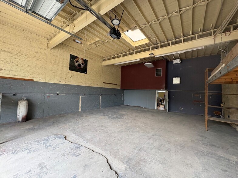 More Photos Of 1113 E Cass St, Tampa Warehouse For Lease