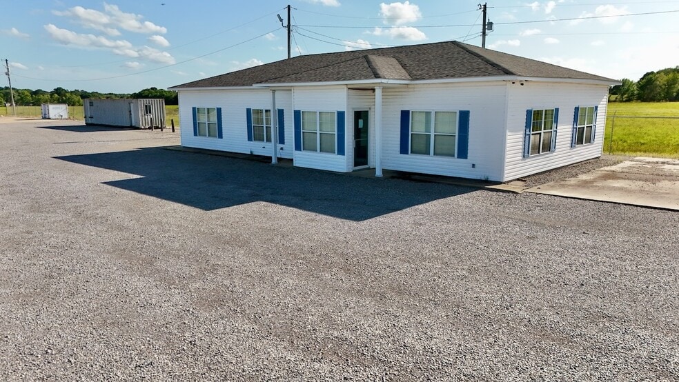 More Photos Of 230 Boyle Rd, Kiowa Service For Sale