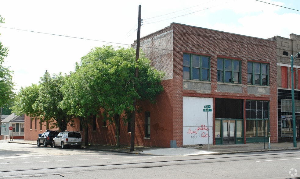 More Photos Of 372 S Main St, Memphis General Retail For Sale