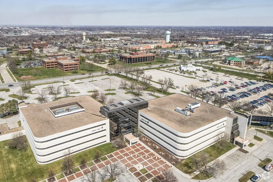 More Photos Of 4350 Westown Pky, West Des Moines Office For Lease
