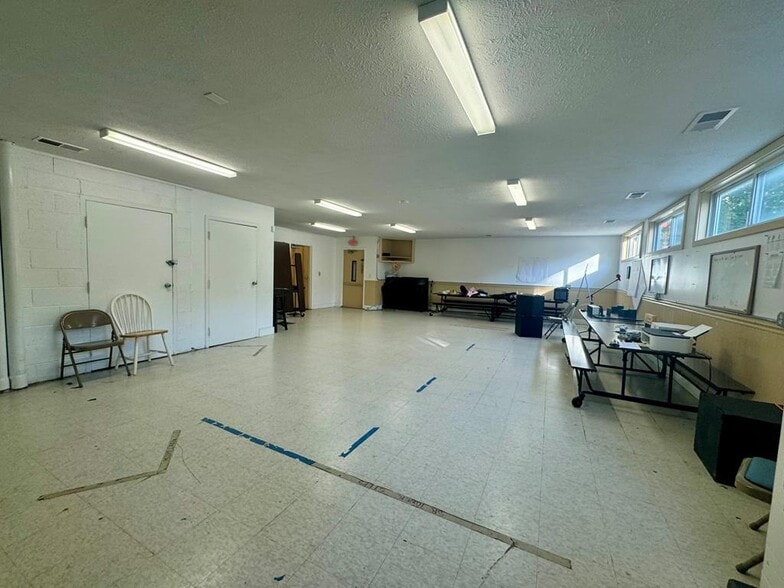 More Photos Of 715 N Kanawha St, Beckley Freestanding For Lease