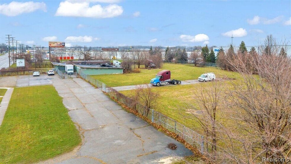 More Photos Of 24500 Dequindre Rd, Warren Garden Center For Sale