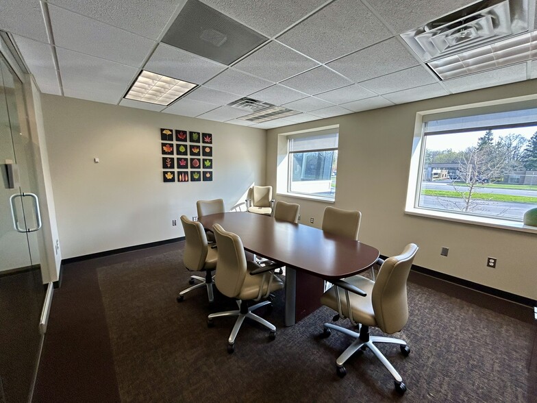 More Photos Of 26075 Woodward Ave, Huntington Woods Office For Lease