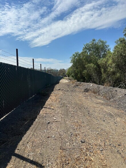 More Photos Of 35 & 36 Lot 35 & 36 7207-021-035 & 036, Signal Hill Land For Sale