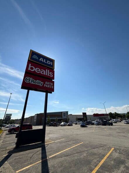 More Photos Of 100 Cross Roads Plz, Mount Pleasant Freestanding For Lease