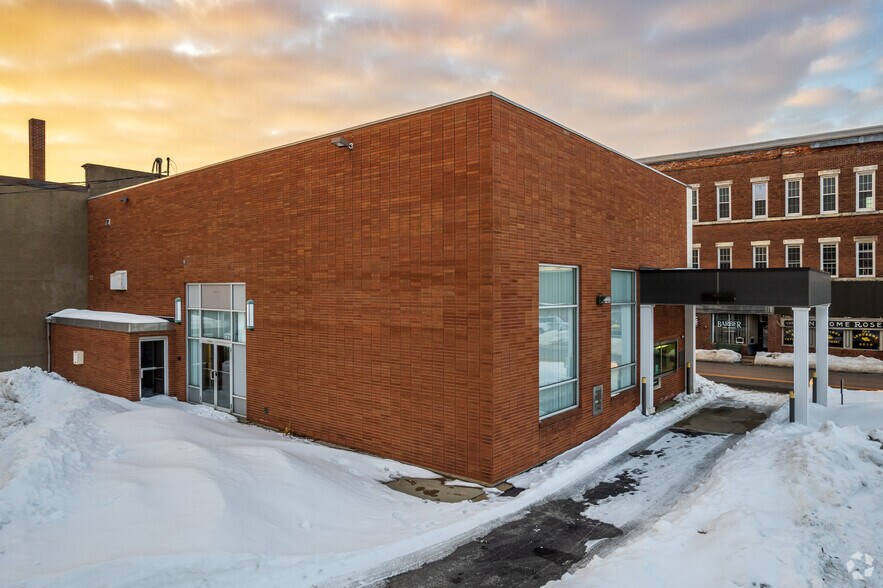 More Photos Of 30 E Main St, Geneva General Retail For Lease