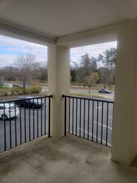 More Photos Of 21945 Three Notch Rd, Lexington Park Office For Lease
