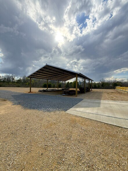 More Photos Of 301 Gundy Ln, Enterprise Warehouse For Lease