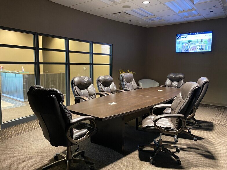 More Photos Of 3340-3350 NE Ralph Powell Rd, Lee's Summit Office For Lease