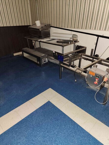 More Photos Of 114 E Main St, Saint Clairsville Restaurant For Lease