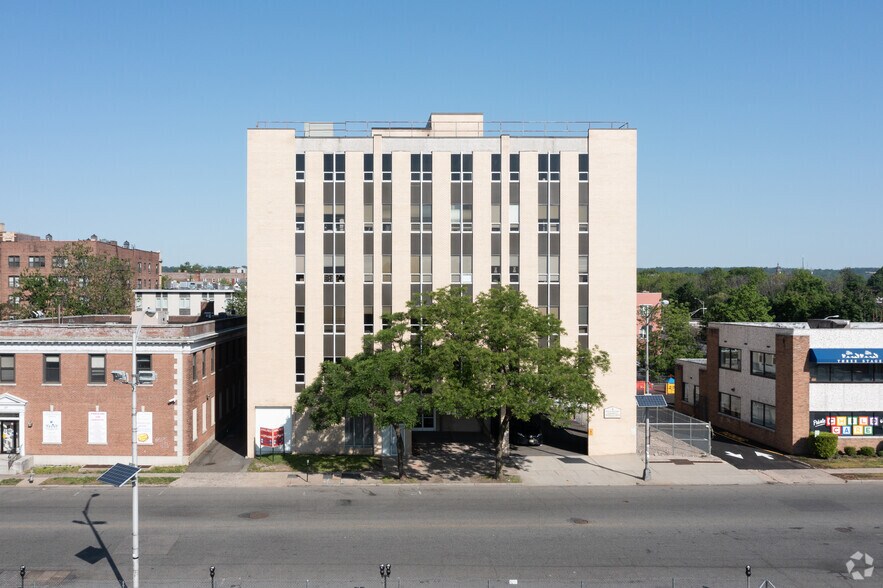 More Photos Of 33 Evergreen Pl, East Orange Office For Lease
