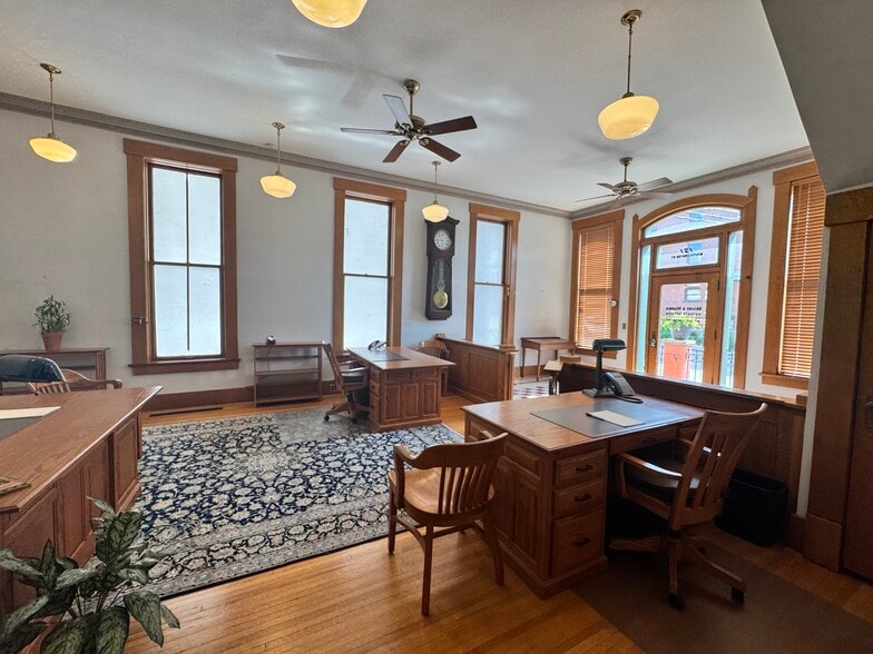 More Photos Of 121 S Center St, Clinton Office For Sale