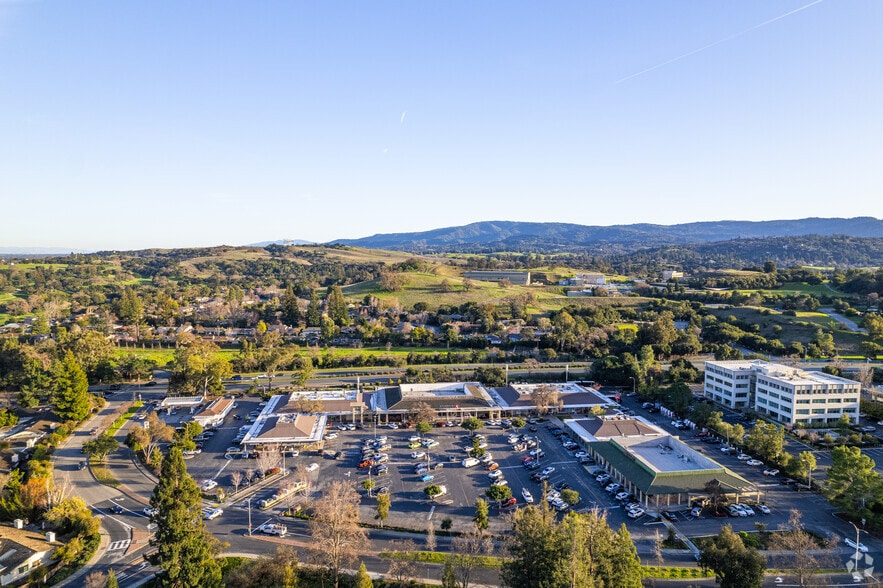 More Photos Of 325 Sharon Park Dr, Menlo Park General Retail For Lease