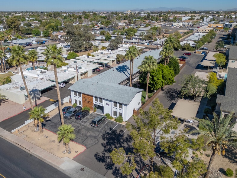 More Photos Of 2020 W Orangewood Ave, Phoenix Apartments For Sale