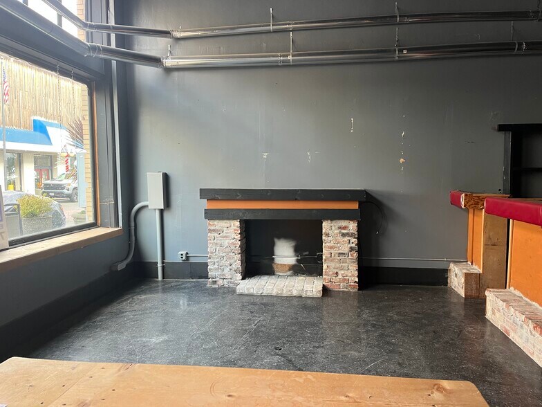 More Photos Of 187 Central Ave, Coos Bay Storefront Retail Office For Lease