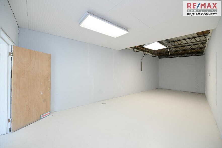 More Photos Of 2850 Cromwell Rd, Norfolk Warehouse For Sale