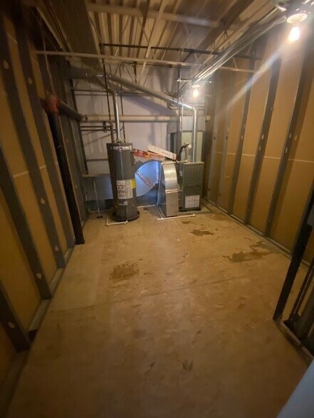 More Photos Of 7651-7657 W 100th Pl, Bridgeview Warehouse For Sale