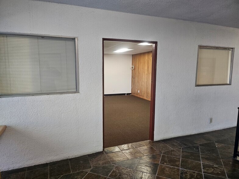 More Photos Of 15317 Paramount Blvd, Paramount Office For Lease