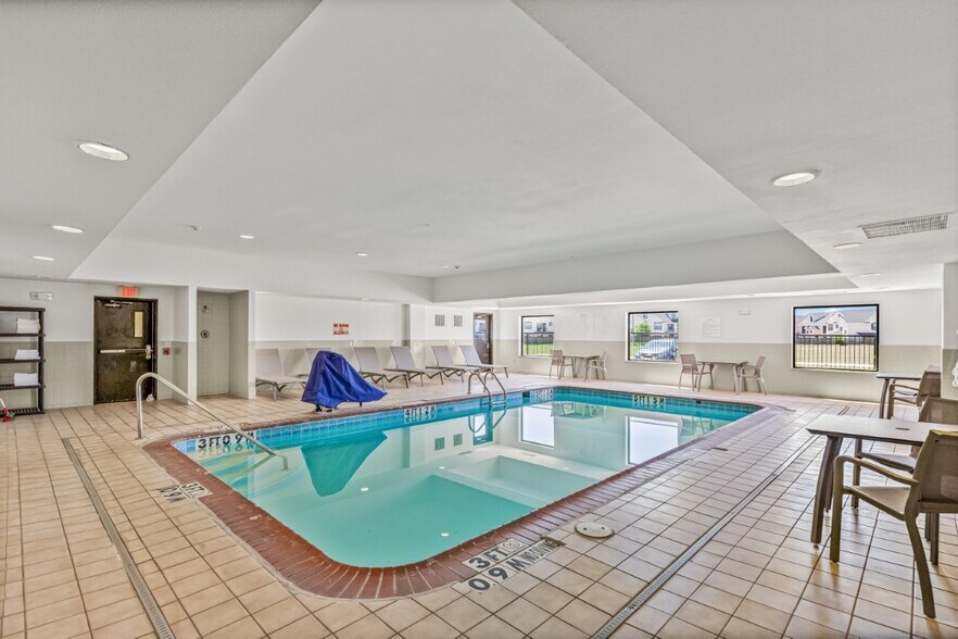 More Photos Of 1008 Sheppard Rd, Burkburnett Hotel For Sale