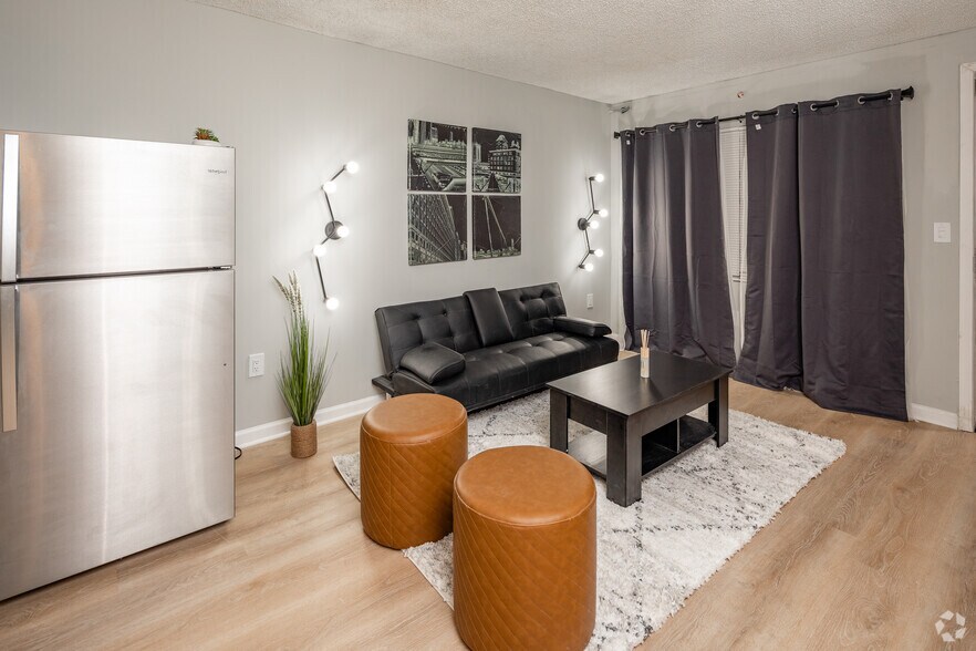 More Photos Of 803 N 2nd St, Clarksville Apartments For Lease