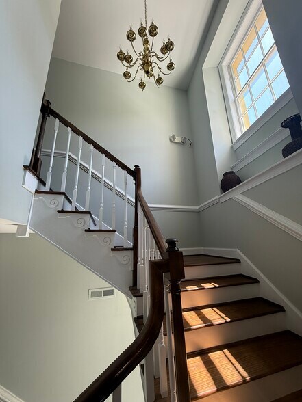 More Photos Of 180 E Bay St, Charleston Office For Lease