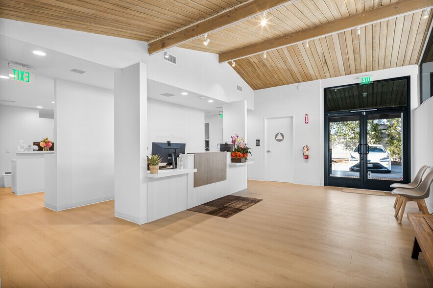 More Photos Of 2077 Harbor Blvd, Costa Mesa Medical For Lease