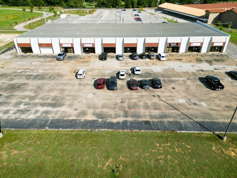 Primary Photo Of 440 N Eastman Rd, Longview Flex For Lease