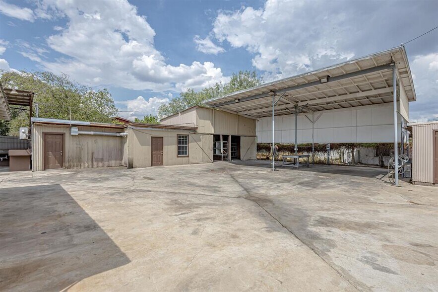More Photos Of 603 N Loring Ave, Laredo General Retail For Lease