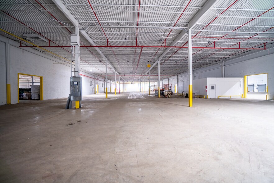 More Photos Of 1885 Alamac Rd, Lumberton Warehouse For Lease