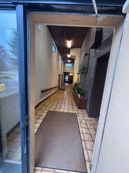 More Photos Of 529 S Jefferson, Green Bay Office For Lease