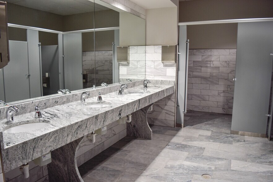 More Photos Of 50 Millstone Rd, East Windsor Unknown For Lease