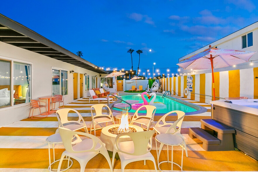 More Photos Of 1339 N Indian Canyon Dr, Palm Springs Hotel For Sale