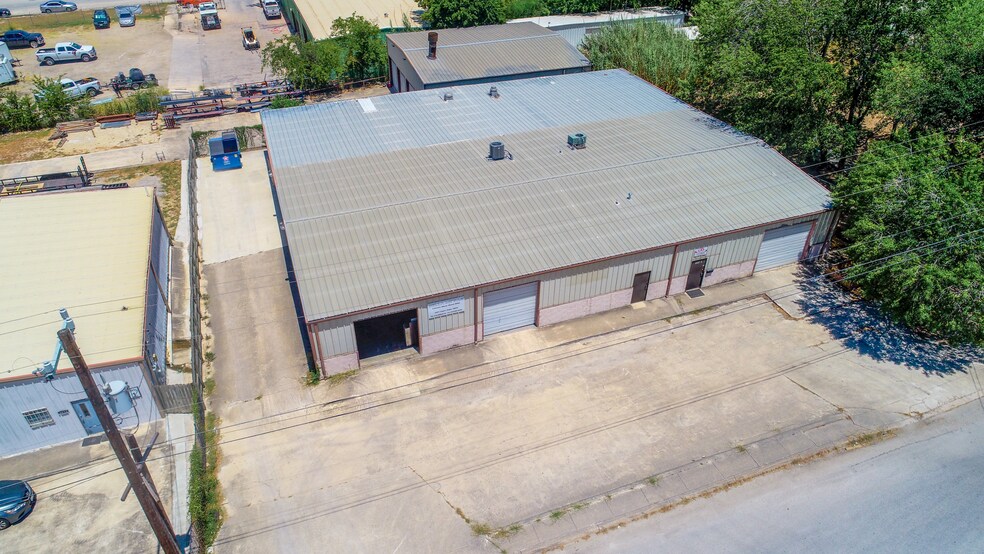 More Photos Of 6627 Topper Rdg, San Antonio Warehouse For Lease