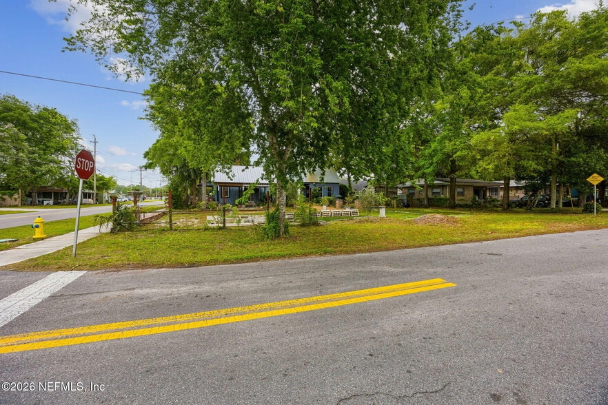 More Photos Of 1008 Beech St, Fernandina Beach Freestanding For Sale
