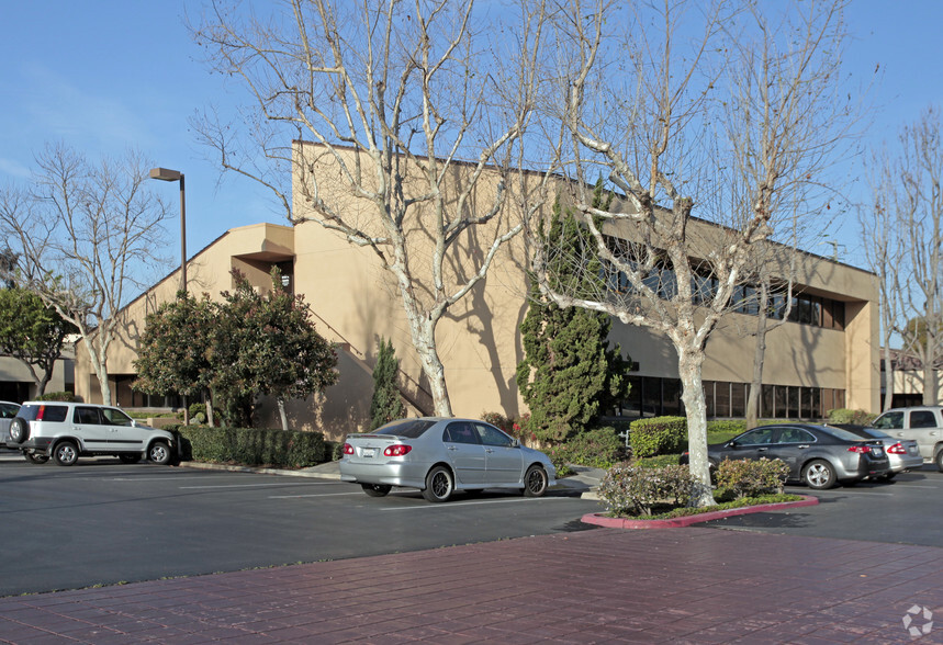 Primary Photo Of 1750 E Deere Ave, Santa Ana Loft Creative Space For Sale