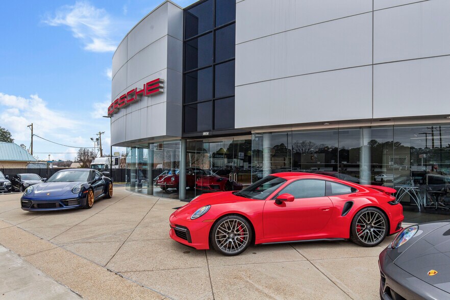 More Photos Of 5385 N I 55 St, Jackson Auto Dealership For Sale
