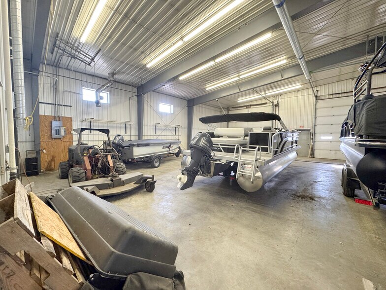 More Photos Of 712 Frontier Dr, Fergus Falls Service For Lease