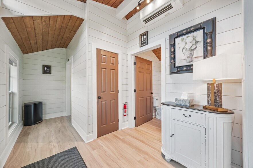 More Photos Of 4201 Pleasant Valley Rd, Union Grove Restaurant For Sale