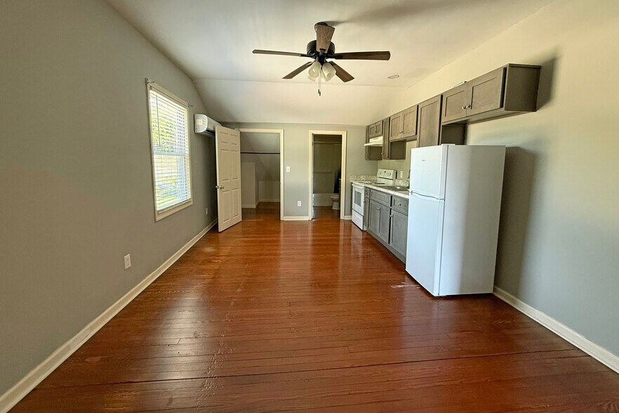 More Photos Of 103 N High St, Franklin Office Residential For Sale